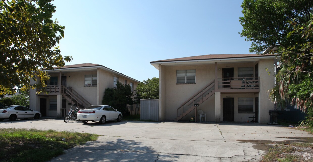 Foto principal - 402-408 13th Ave N