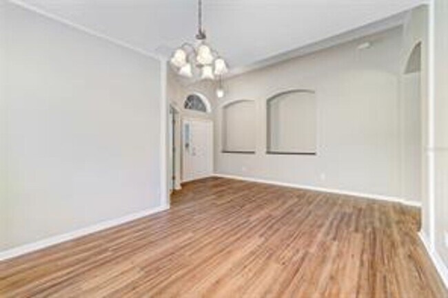 Building Photo - Stunning 4/3 Spacious Home with an Office ...