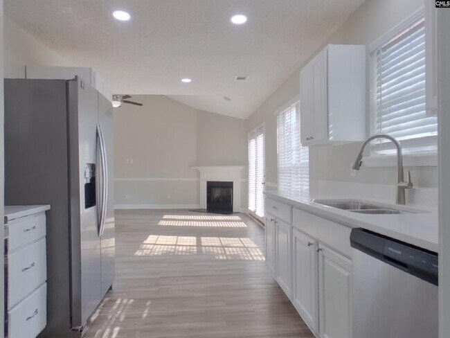 Building Photo - 92 Providence Plantation Cir