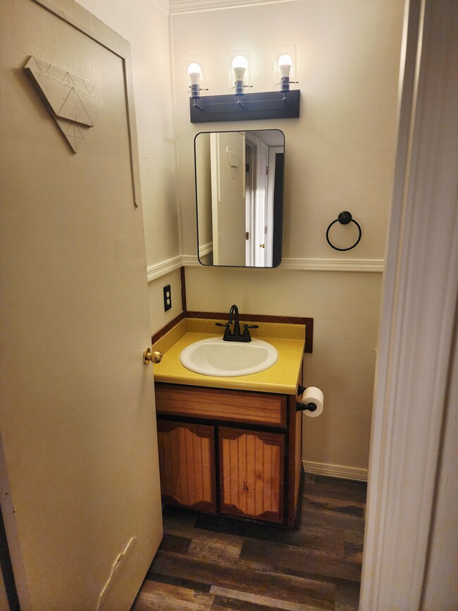 Building Photo - 800 Chelwood Park Blvd NE