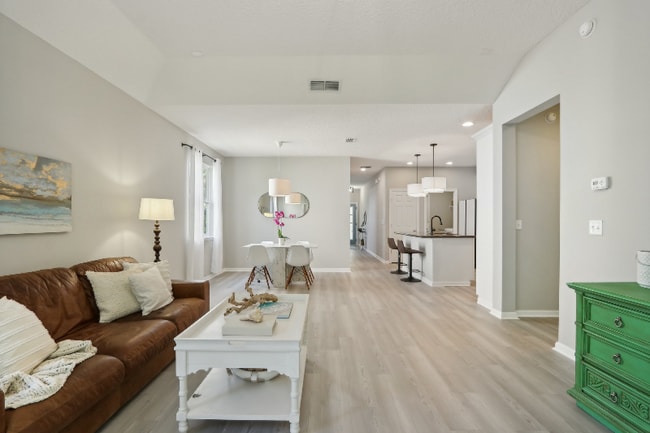 Foto del edificio - 100 Princess Dr