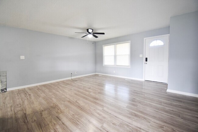 Foto del edificio - 3 Bedroom 2 Bathroom- Pets Considered