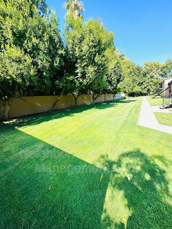 Building Photo - 1431 E Saginaw Way