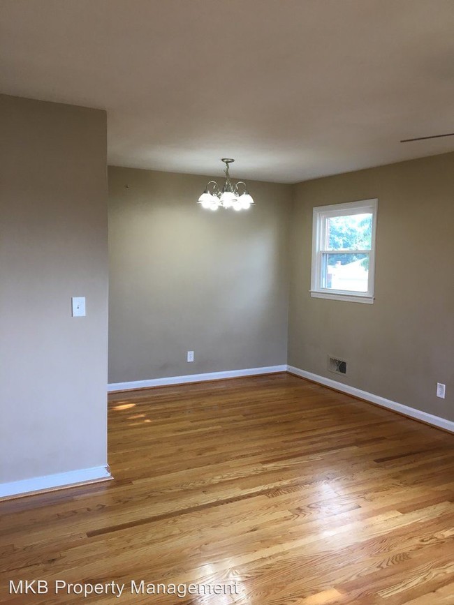 Building Photo - 3 br, 1 bath House - 1753 Victoria Street