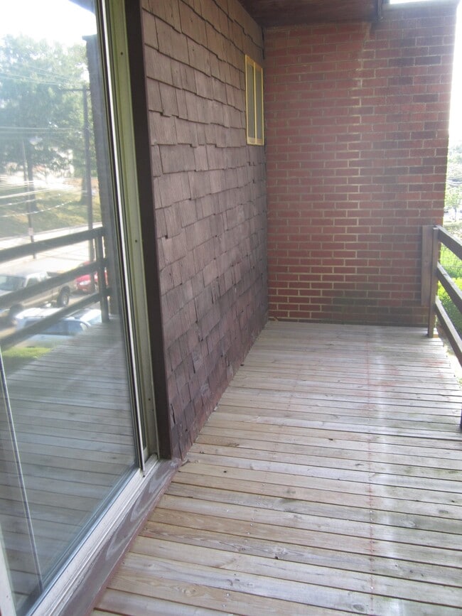 Foto del edificio - 6350 Forward Ave