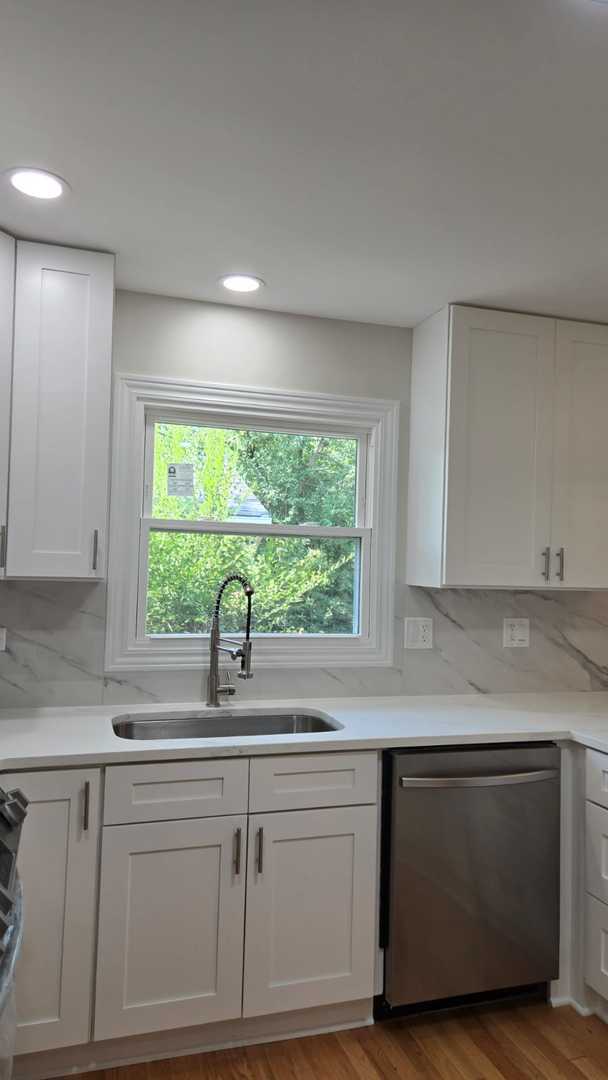 Foto del edificio - 964 Brookside Ln
