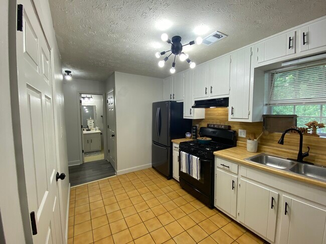 Foto del edificio - 2579 Old Alabama Rd