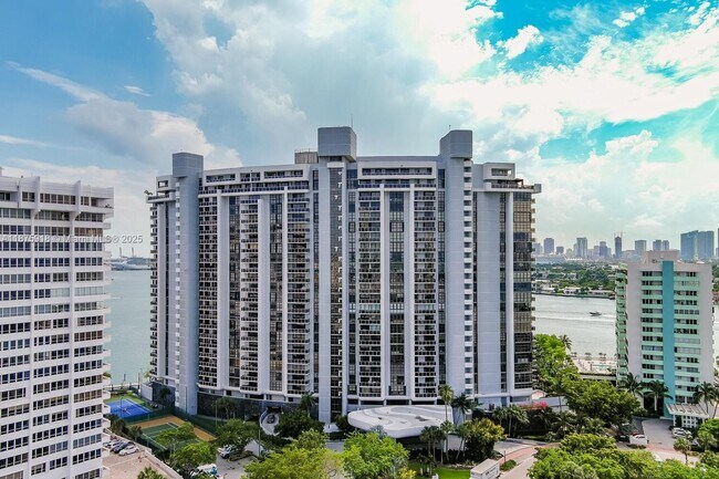 Foto del edificio - 9 Island Ave