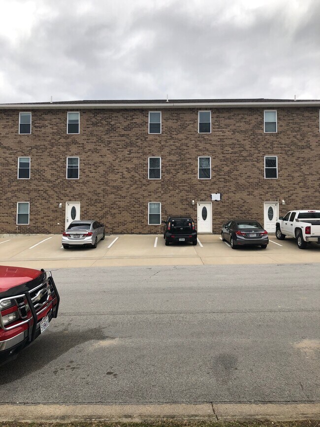 305 E 17th St Unit A, Rolla, MO 65401 Apartments in Rolla, MO