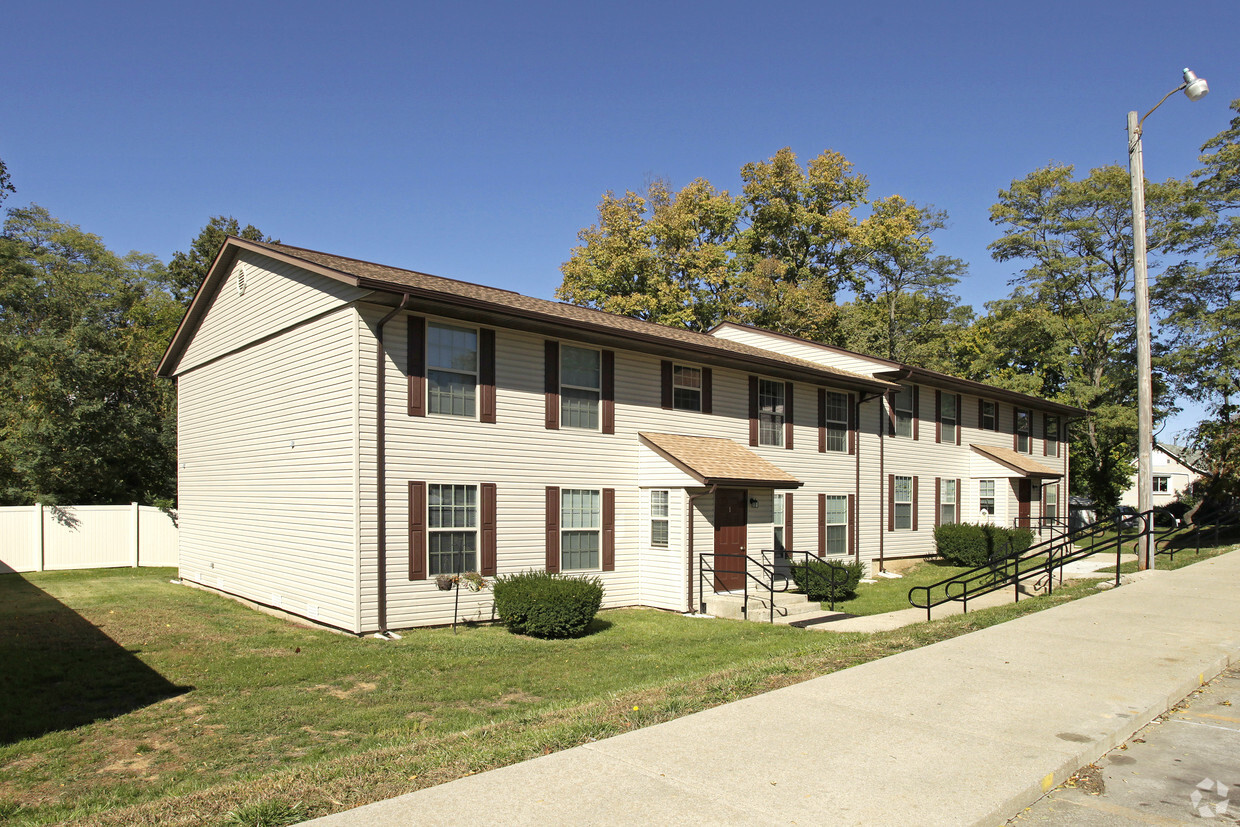 Carlinville Heights Apartments - Apartments in Carlinville, IL ...