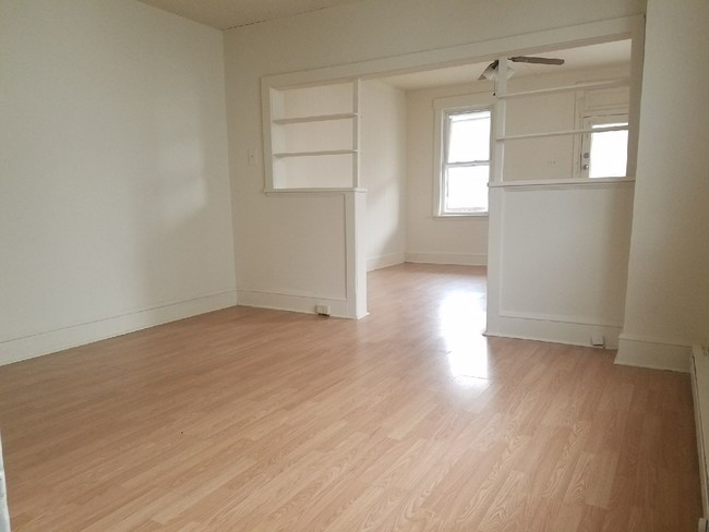 Building Photo - 705 Forest Dr