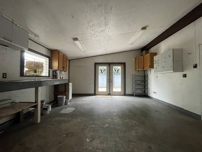 Building Photo - 11720 Seacliff Rd