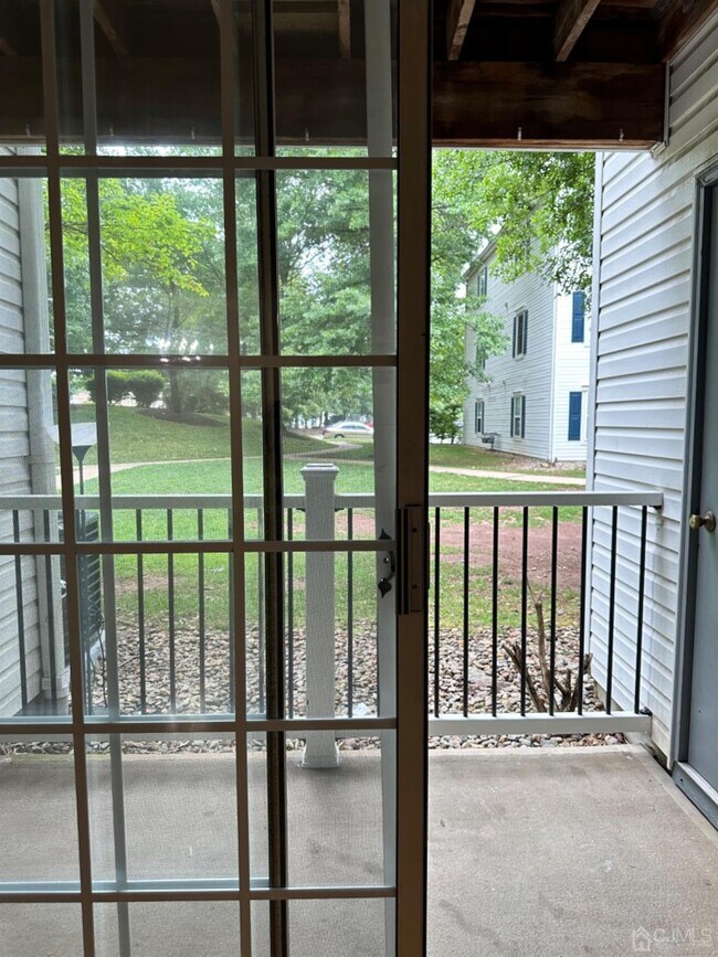 Building Photo - 314 Waterford Dr