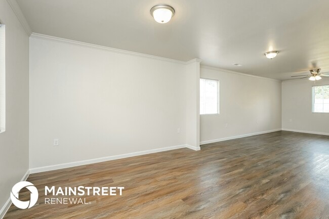 Building Photo - 3915 Bissett Wy