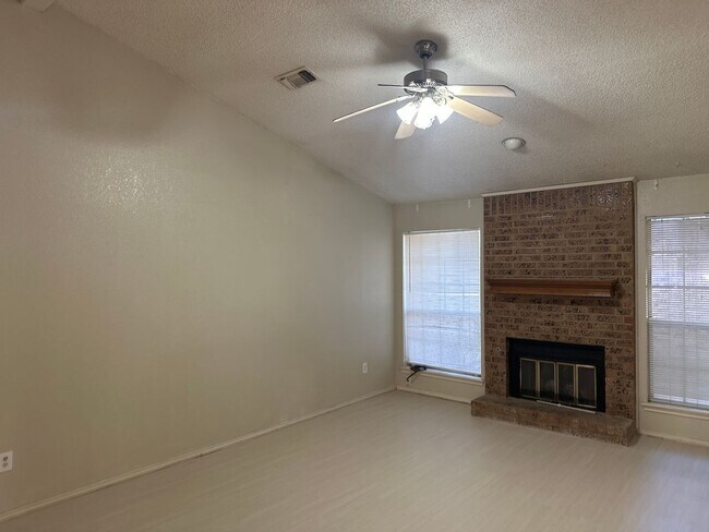 Building Photo - 5546 93rd St