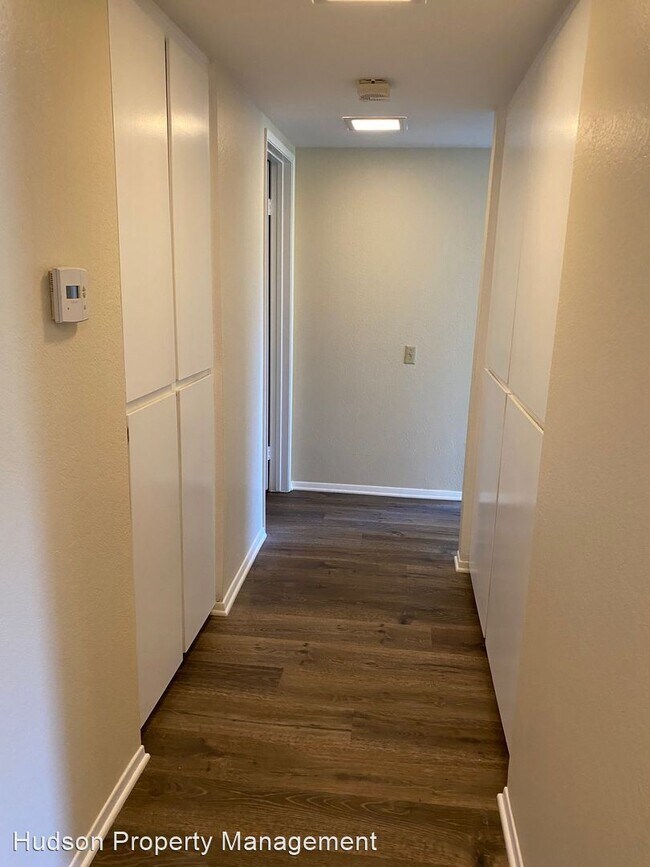 Foto del edificio - 3 br, 2 bath House - 254 E. Fern Ave. # 211