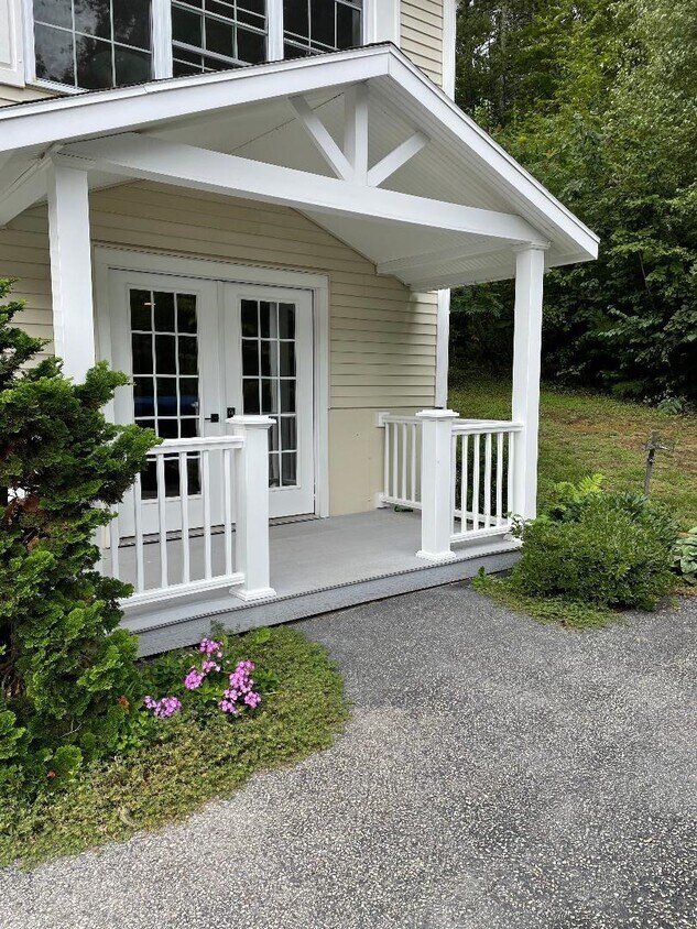 32 Dry Hill Rd Unit B, Rochester, NH 03839 Condo for Rent in