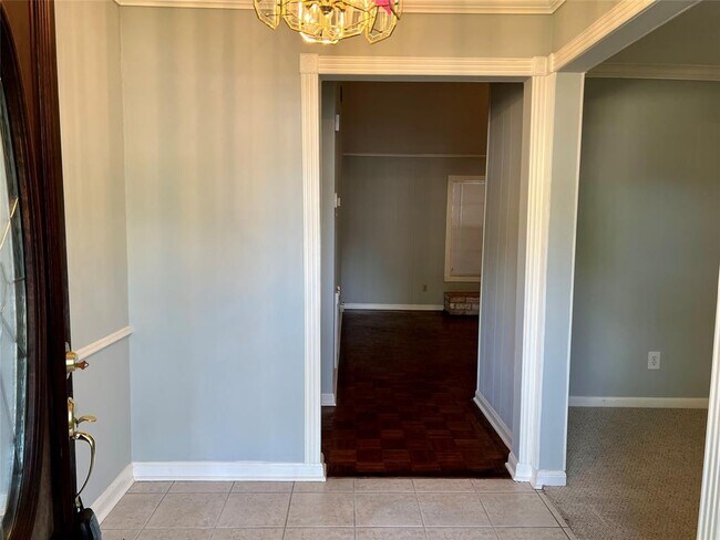 Foto del edificio - 8411 Sharpcrest St