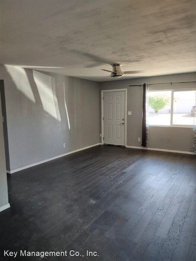 Building Photo - 3 br, 2 bath House - 4742 W. Sandra Terrace