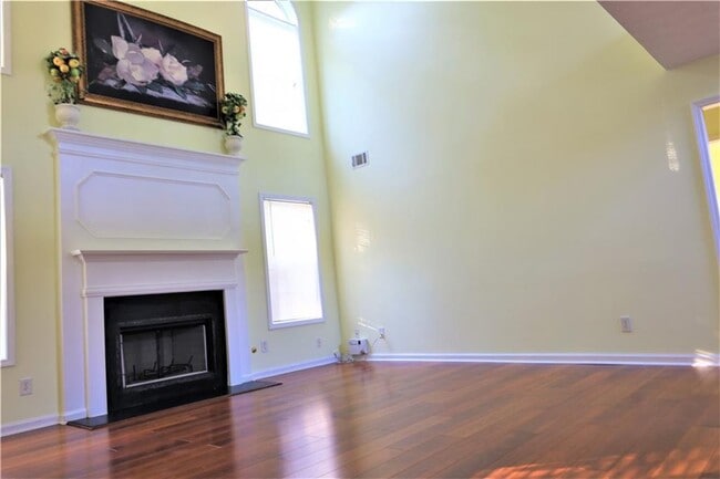 Building Photo - 3592 Kittery Dr SW