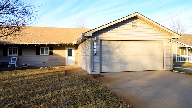 Building Photo - 1704 Coventry Ct