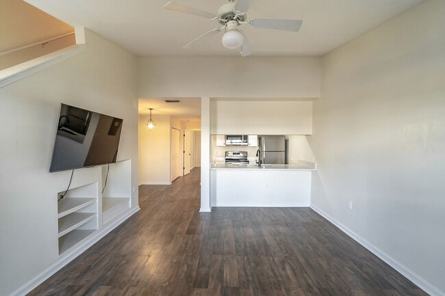 Foto del edificio - 2738 W Tharpe St