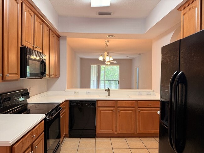 Building Photo - 2/2 in the gated Community of the Verandas at North Shore Golf Club