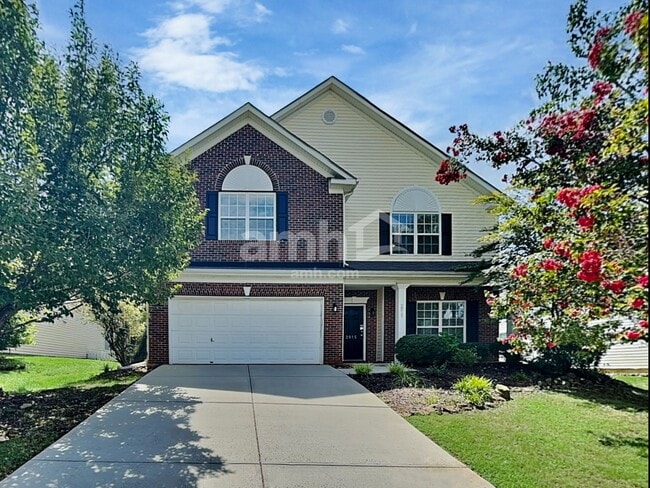 Building Photo - 2015 Bridleside Dr