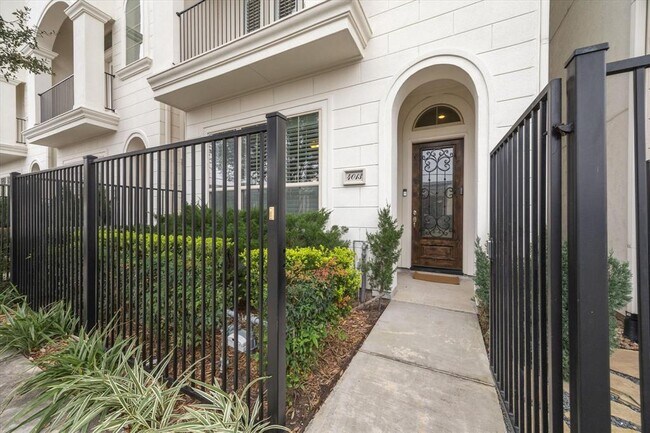 Building Photo - 4013 Lillian St