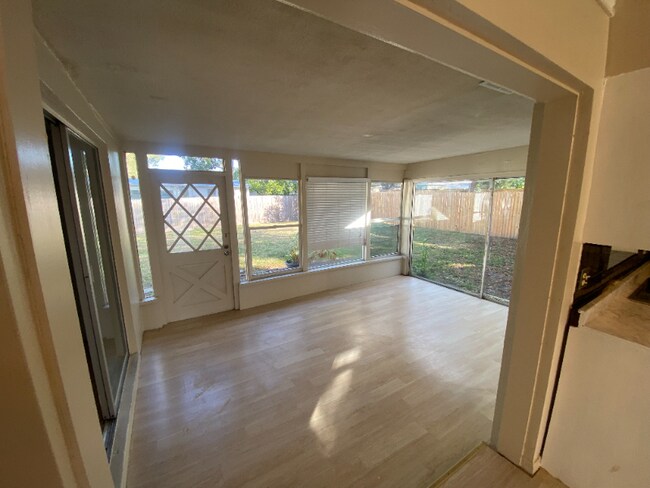 Foto del edificio - 1120 8th Ave NE