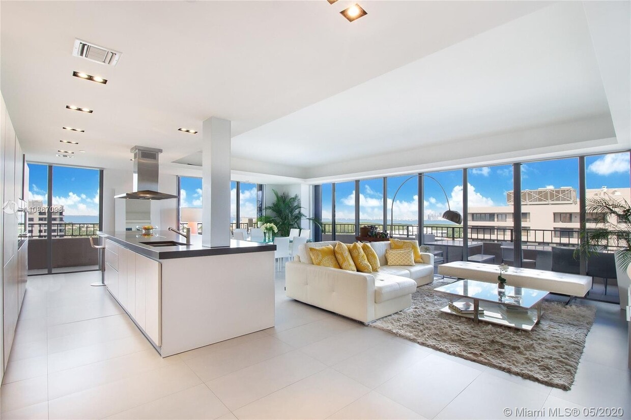 Foto principal - 201 Crandon Blvd