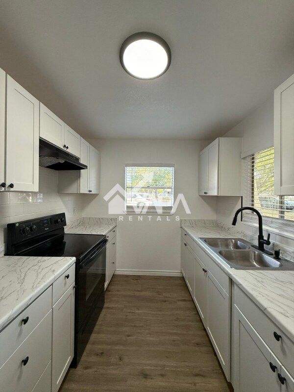 Foto del edificio - 102 Green Meadow Blvd