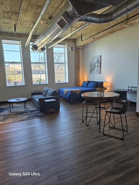 Foto principal - 1403 Corinth St