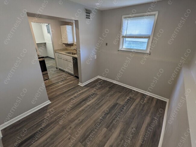 Building Photo - 1593 Leblanc St