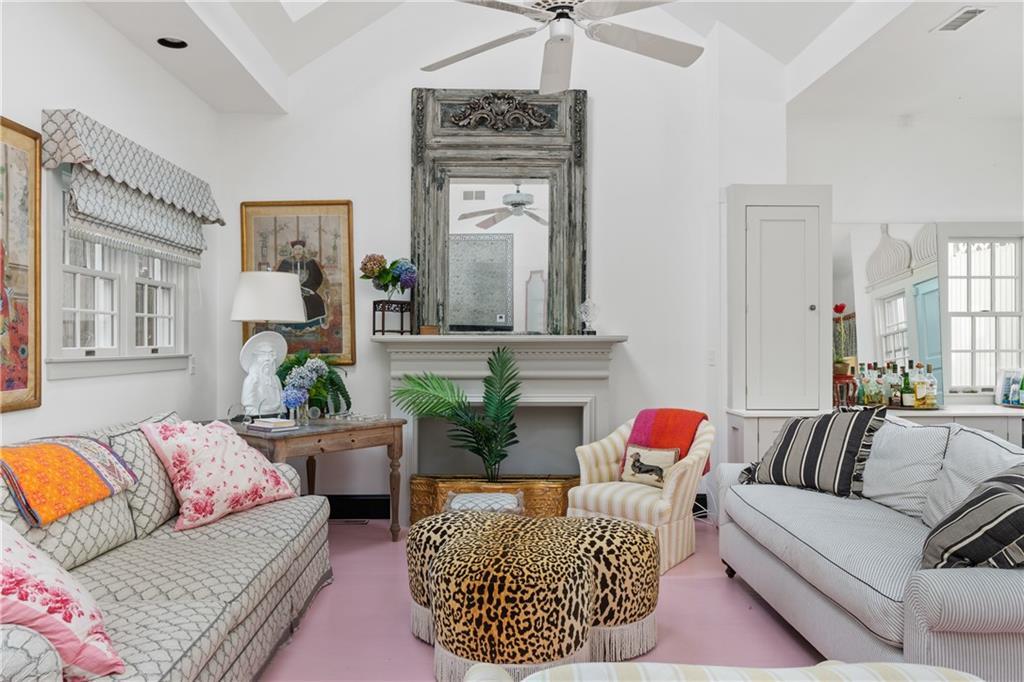 Primary Photo - 729 Bellevue Ave