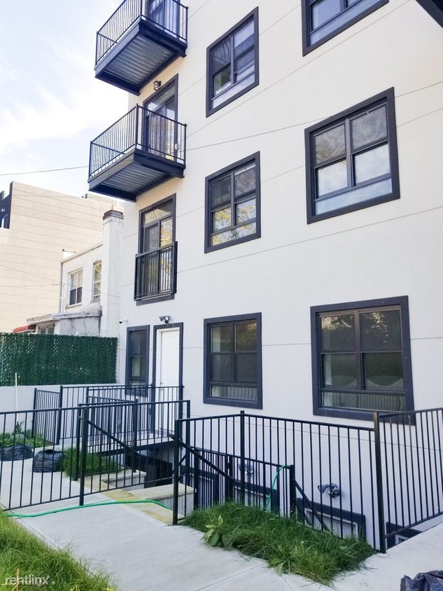 Primary Photo - 3 br, 1 bath Apartment - 433 Maple St Apt 1