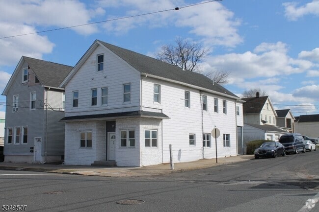 Building Photo - 519 Roosevelt Ave