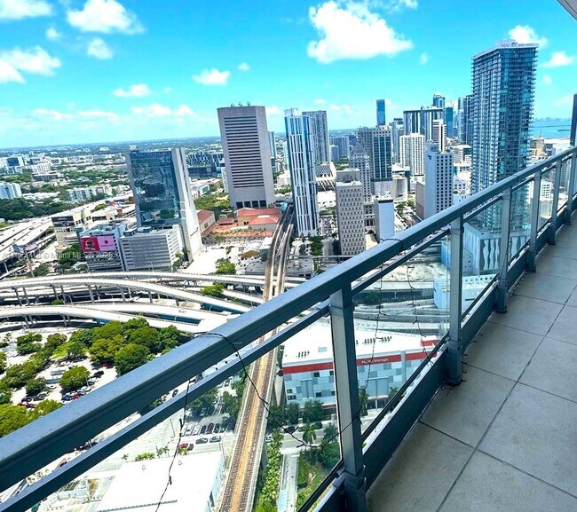 Foto del edificio - 90 SW 3rd St