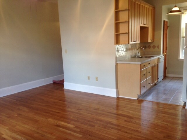 Building Photo - 954 N 5th St