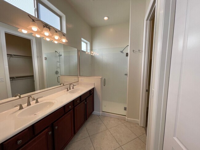 Building Photo - APPLY NOW - 1615 Bonavista Place