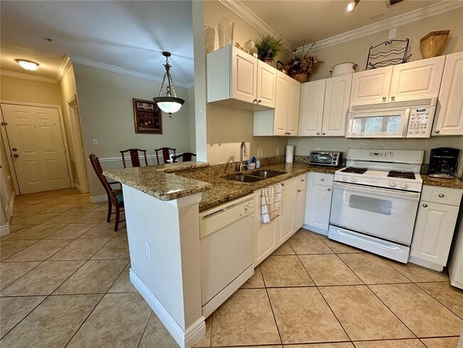 Building Photo - 2724 Via Murano