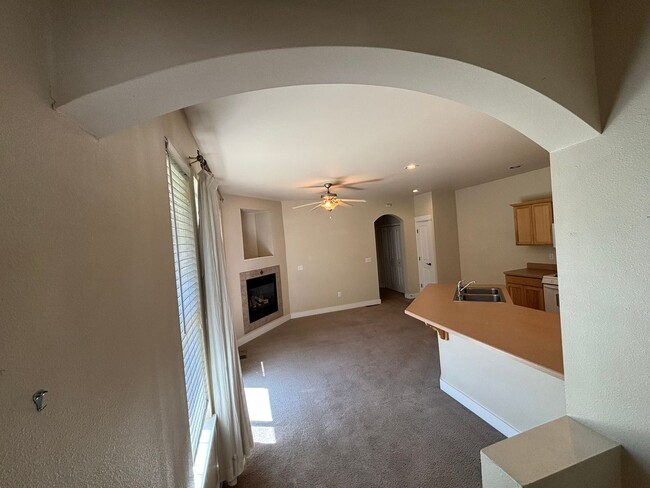 Building Photo - 1031 NE Watt Way