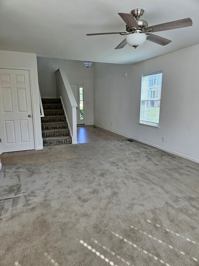 1275 Da Vinci Dr, Hampshire, IL 60140 Townhome Rentals in Hampshire