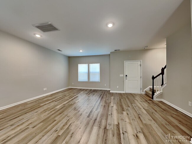 Building Photo - 5027 Elizabeth Rd