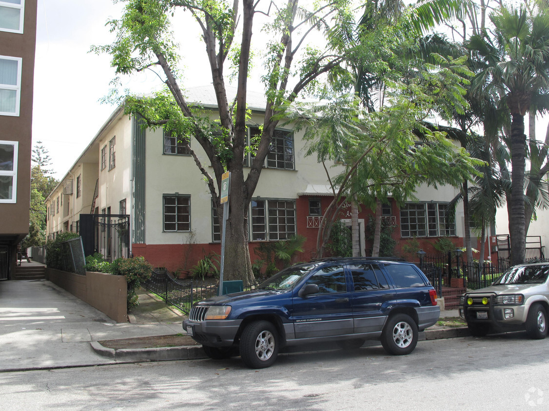 Primary Photo - Stratford Arms Apartments