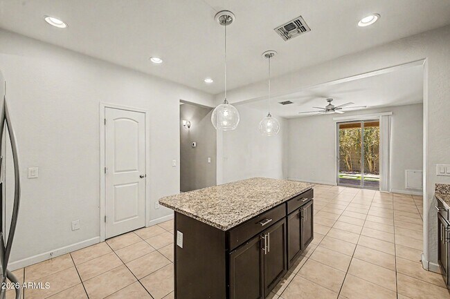 Foto del edificio - 1619 N Hillcrest