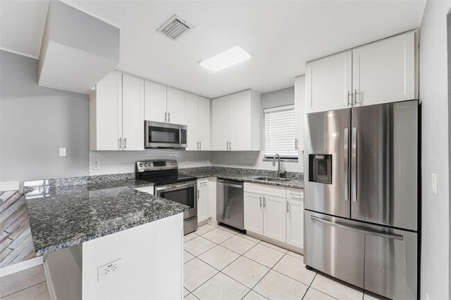 Building Photo - 2501 NW 99th Ave