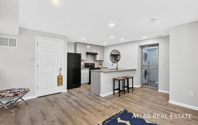 Foto del edificio - 1472 S Dudley St