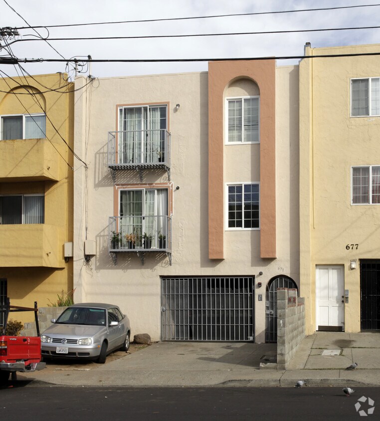 Primary Photo - 671 Villa St