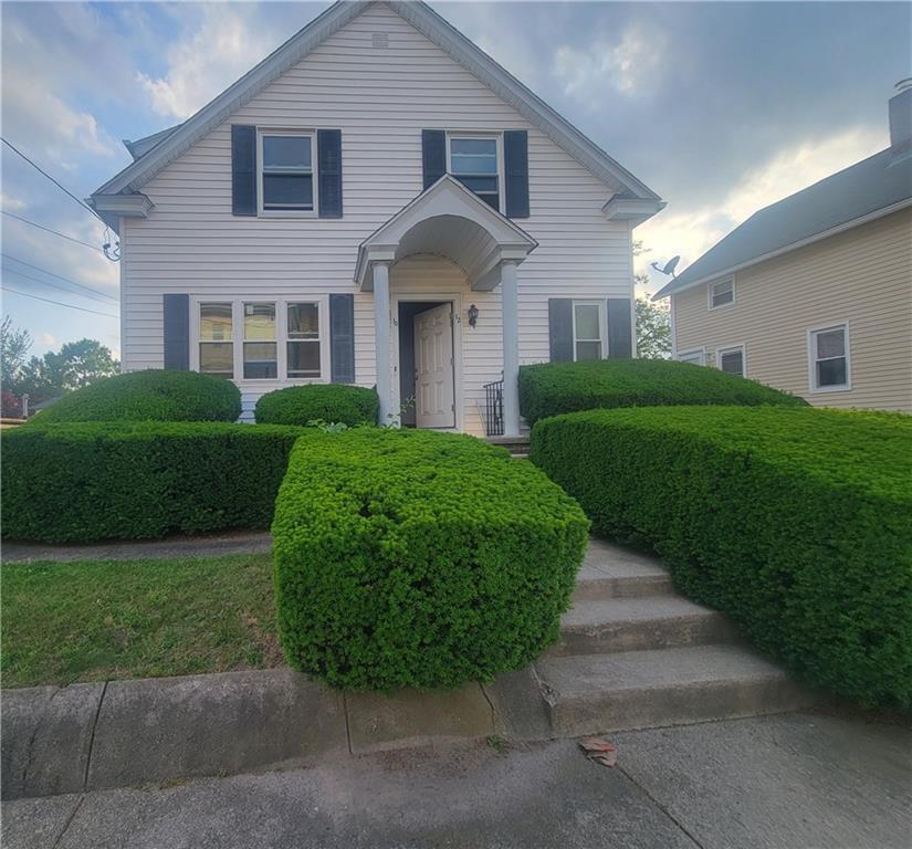 Primary Photo - 10 Standish Ave